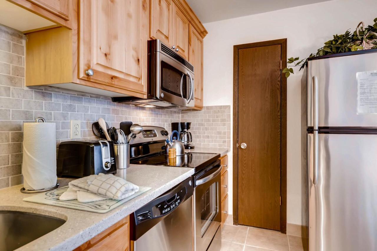Apartment Red Pine #b1